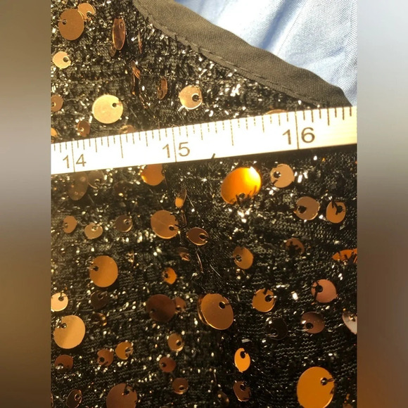 Sleeveless Sequin Crop top - Picture 6 of 12